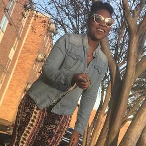 Meet your Posher, Michaela